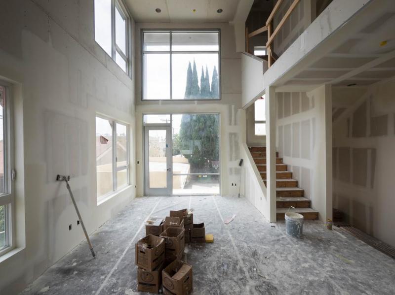 Pose de portes int&eacute;rieures : techniques et conseils d'experts